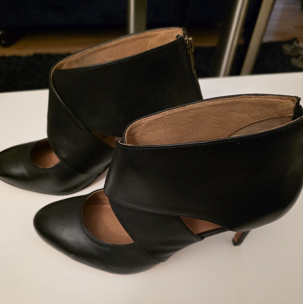 Corso Como Black Winonna Leather Back Zip Shootie Suze 9.5 - Picture 2 of 10